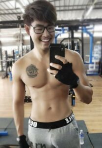 นัททิว-กล้ามแน่น