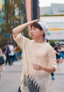 มิก-ภูมิภัส-จับหมวก