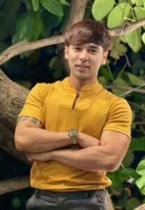 วัชรากร-อัมภวัน-กอดอก