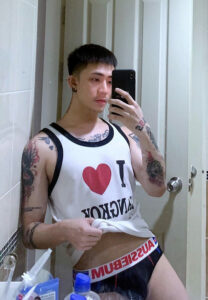 โจโจ้-จารุวัฒน์-กล้ามขาว