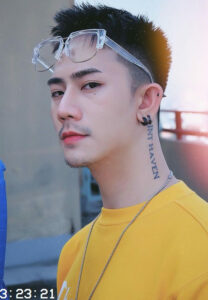 โจโจ้-จารุวัฒน์-เสื้อเหลือง