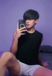 Netilak Ningnaen selfie