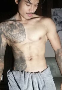 จาคอบ-มิลเลอร์-อาบน้ำ