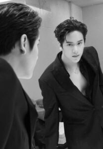 nanon-korapat-mirror