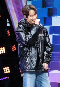 nanon-korapat-playful