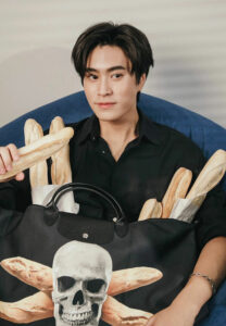 โฟร์ท ณัฐวรรธน์ ขนมปัง