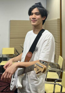 โฟร์ท-ณัฐวรรธน์-เล่นดนตรี
