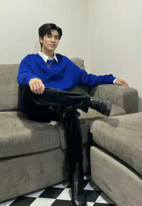 โฟร์ท-ณัฐวรรธน์-เสื้อน้ำเงิน