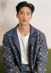 เต-ตะวัน-เสื้อคลุม