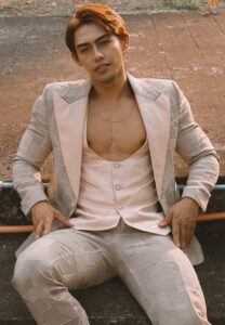 Kaven-John-Singh-ใส่สูท