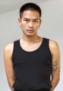 Pongsiri-Leksiri-เสื้อกล้ามดำ