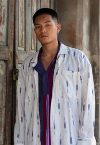 Pongsiri-Leksiri-เสื้อแขนยาวขาว