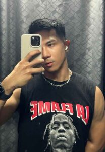 บู๊ลิ้ม-ณัฐวุฒิ-เสื้อกล้ามดำ