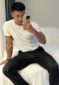 บู๊ลิ้ม-ณัฐวุฒิ-เสื้อยืดสีขาว