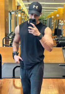 บู๊ลิ้ม-ณัฐวุฒิ-ใส่หมวก