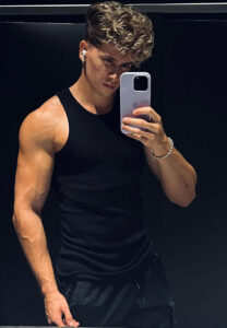 Yarikk-กล้ามแน่น