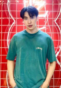 อุ้ม-ทักษกร-เสื้อยืดเขียว อุ้ม-ทักษกร-เสื้อยืดเขียว