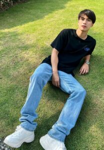 โอม-ภวัต-ดารา