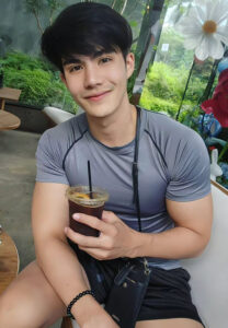 Tao-Nadtaworn-กล้ามแน่น