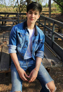 Tao-Nadtaworn-เสื้อยีนส์