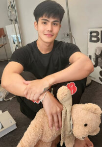 Tao-Nadtaworn-เสื้อยืดดำ