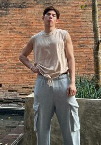 แยม-ปรเมษฐ์-เสื้อครีม