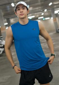 Big-nathaschai-ใส่หมวก