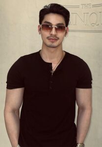 Jeerawat-Vatchasakol-ใส่แว่น