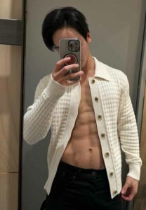 Manatsawee-Pakiriyo-เสื้อแขนยาวขาว