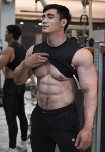 Peerawat-Wichianrak-กล้ามสวย