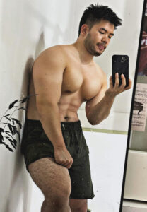 Alex-นักกล้าม