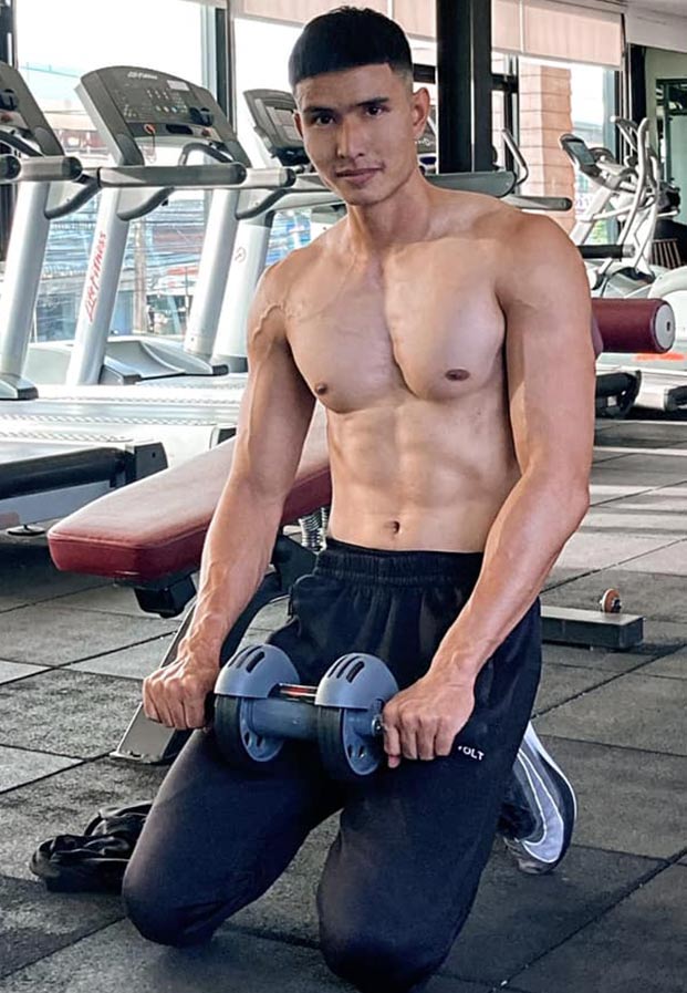 Apiwat M Em หนุ่มกล้ามแน่น สายออกกำลังกาย งานดีเกินต้าน