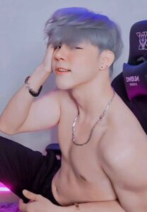 ENZO-เน็ตไอดอลหล่อเกิน