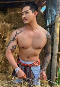 THIRACHAI-BUTSRI-ถอดเสื้อ