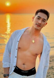 THIRACHAI-BUTSRI-เน็ตไอดอลหล่อเกิน