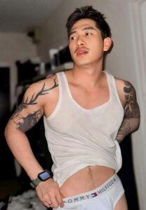 THIRACHAI-BUTSRI-เสื้อกล้ามขาว