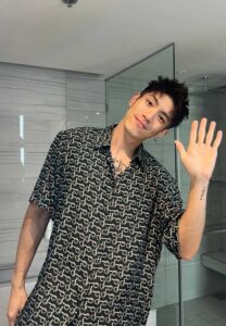 Kelvinyapkumkit-หน้าหล่อ