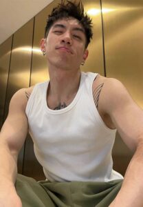 Kelvinyapkumkit-หล่อจึ้ง