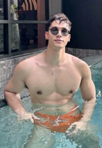 Nattapol-Ngamsaard-แช่น้ำ