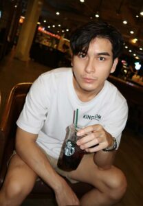 Prach-pratrawi-นักแสดงสายคาเฟ่