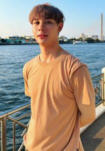 Thanakorn-Plan-เสื้อครีม Thanakorn-Plan-เสื้อครีม