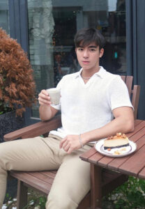 เจ-เก้านิ้ว-คาเฟ่ เจ-เก้านิ้ว-คาเฟ่