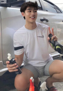 เจ-เก้านิ้ว-หล่อ เจ-เก้านิ้ว-หล่อ
