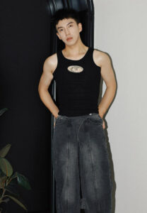 Kevin-CHEN-เสื้อกล้ามดำ Kevin-CHEN-เสื้อกล้ามดำ