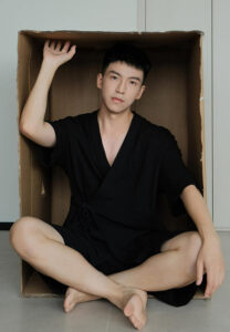 Kevin-CHEN-เสื้อเชิ้ตดำ Kevin-CHEN-เสื้อเชิ้ตดำ