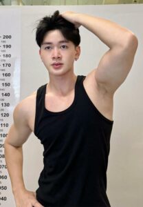 PondPond-เน็ตไอดอลกล้าม