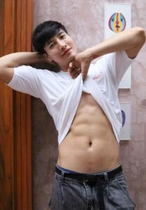 Thanawat-เน็ตไอดอลหล่อเกินต้าน