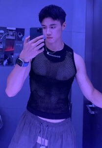 Wayne-หนุ่มแดนมังกร