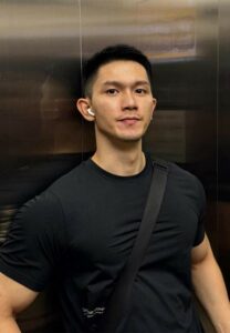 MA-HUIYI-เสื้อยืดดำ