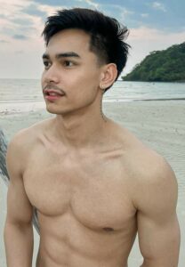 Rachanonth-คิ้วเข้ม